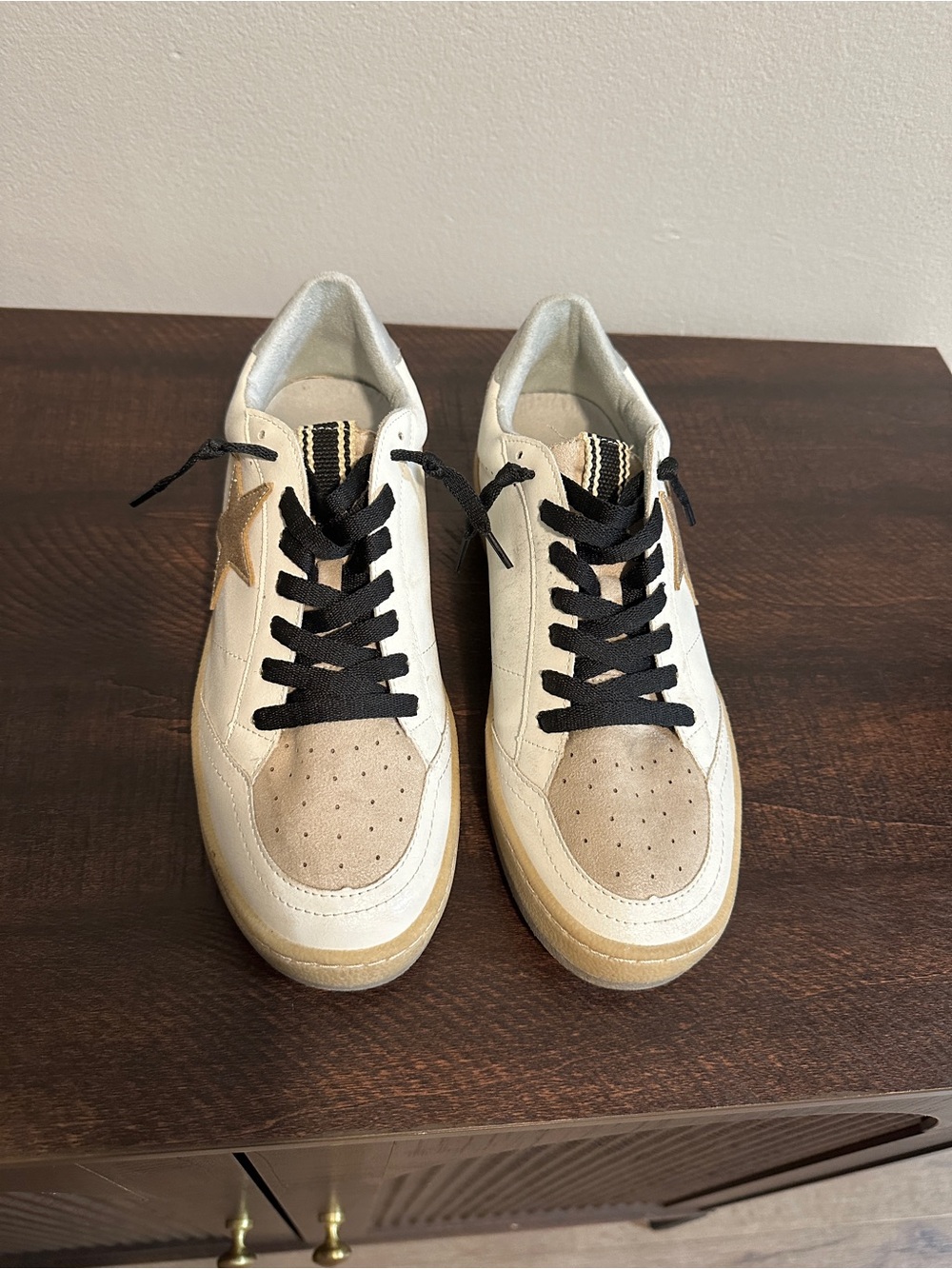 ShuShop Casual Lace-Up Sneakers in White and Tan